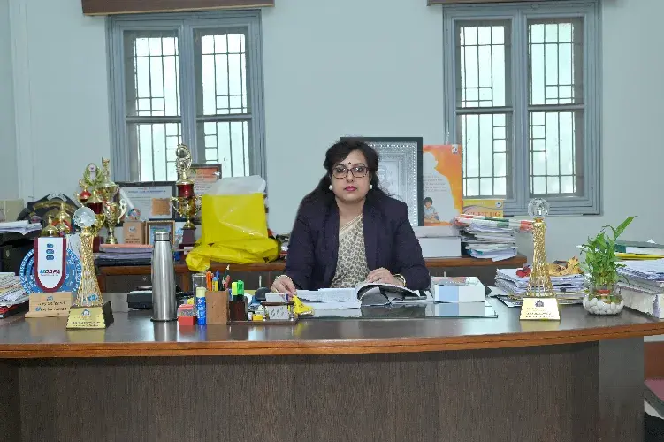 Dr Padmalaya Dash Choudhury - Principal